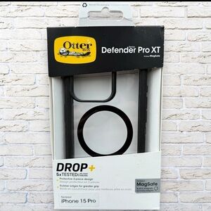 NIB OtterBox Symmetry Series MagSafe | iPhone 15 Pro - Clear and Black